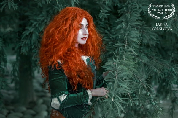 This is one of the pictures of my Workshop Cosplay. Cristina is the perfect model and actress, she plays Merida from the movie "Brave".